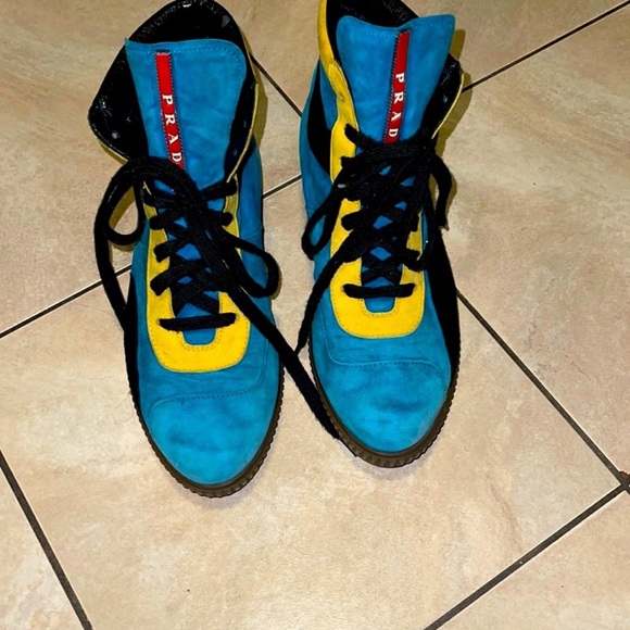 Womens Authentic/Vintage Prada Trainer - Picture 7 of 10